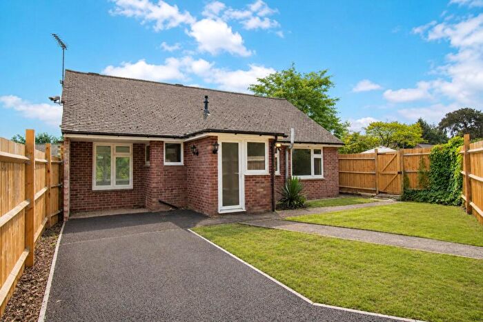 2 Bedroom House For Sale In Hampton Road, Newbury, Berkshire, RG14