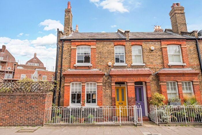 3 Bedroom End Terrace House For Sale In Courtenay Street, London, SE11