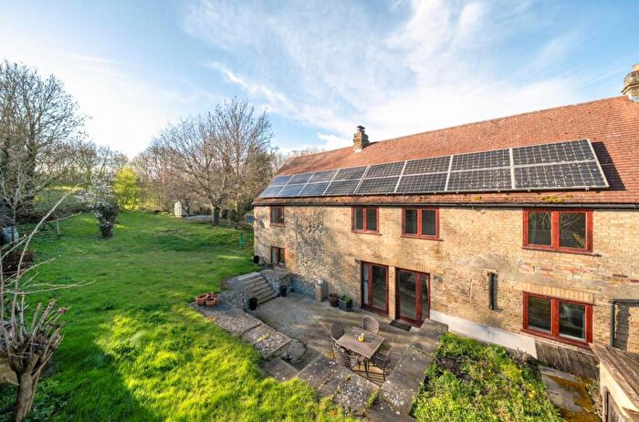 4 Bedroom Property For Sale In Beautifully Converted Barn - East Malling, ME19