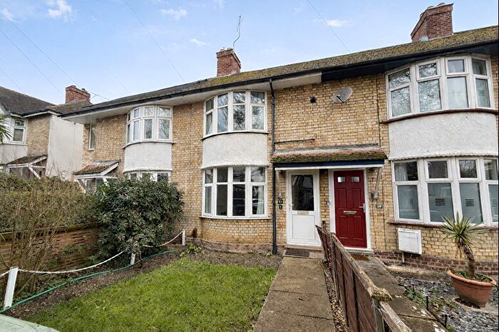 3 Bedroom Terraced House For Sale In Brampton Road, Cambridge, CB1