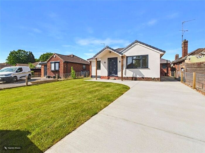 4 Bedroom Bungalow To Rent In Morlands Avenue, Reading, Berkshire, RG30