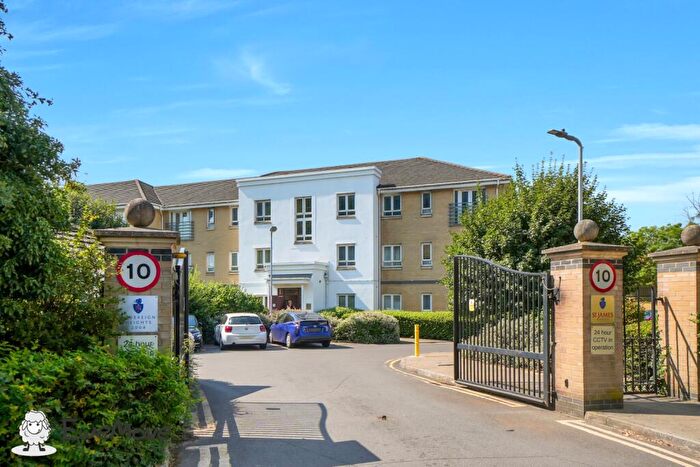 2 Bedroom Flat For Sale In Sovereign Heights, Slough, SL3