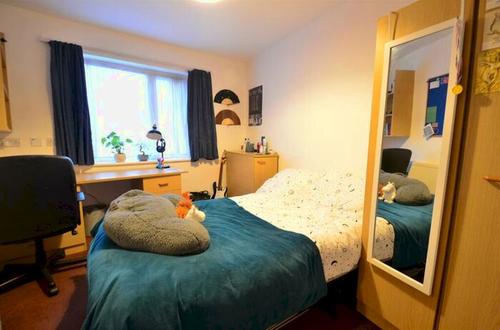 4 Bedroom Flat To Rent In St. Stephens Road Selly Oak, B29