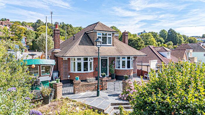 4 Bedroom Detached Bungalow For Sale In Ochiltree Road, Hastings, TN34