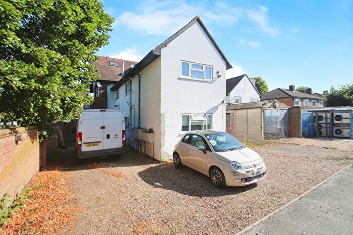 1 Bedroom Flat To Rent In Wellesley Avenue, Richings Park, SL0