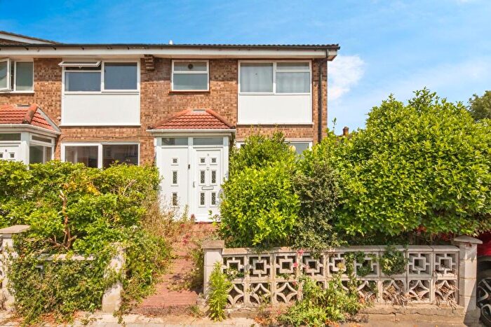 3 Bedroom Semi-Detached House For Sale In Montacute Road, London, SE6