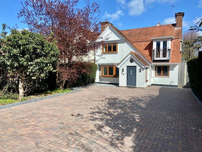 4 Bedroom Semi-Detached House For Sale In Kiln Road, Fareham, PO16
