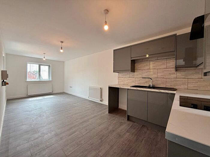 1 Bedroom Flat To Rent In Flat A, Westgate End, Wakefield, West Yorkshire, WF2