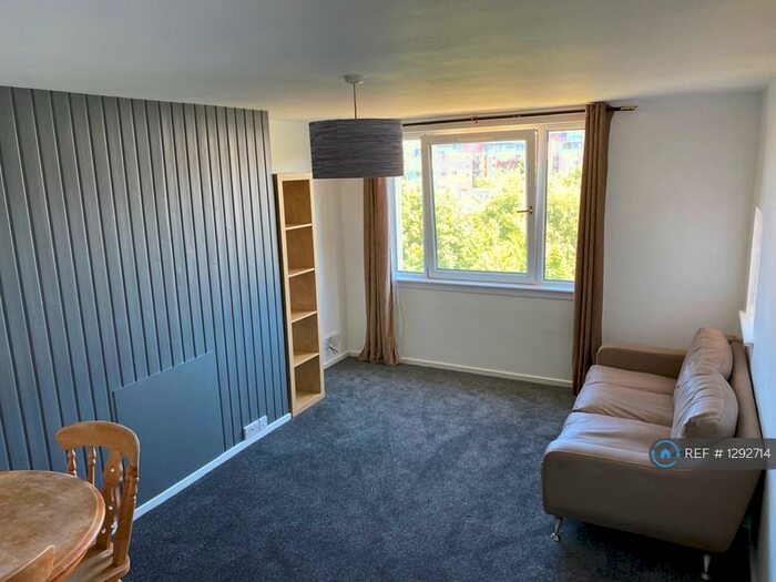 2 Bedroom Flat To Rent In Moat House, Edinburgh, EH14