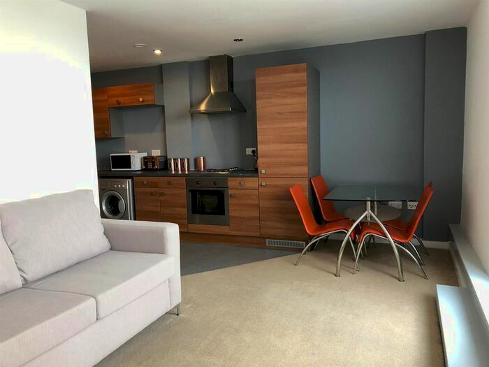 2 Bedroom Flat To Rent In Skyline Chambers, Ludgate Hill, Manchester, M4