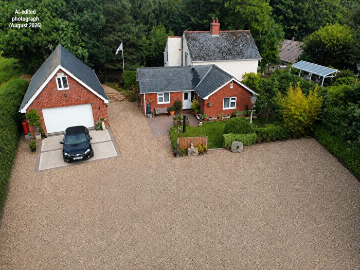4 Bedroom Detached House For Sale In La Fontoj, Post Box Lane, Raithby Road, Hundleby, Spilsby, PE23