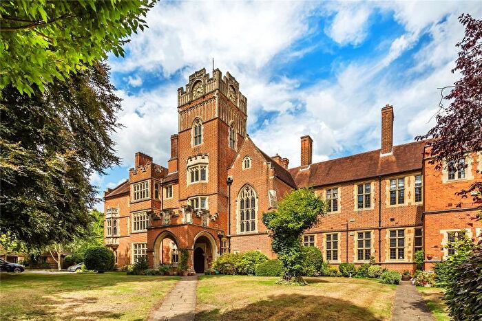 2 Bedroom Apartment To Rent In Woking, Surrey, GU22