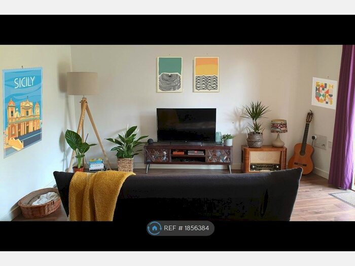 2 Bedroom Flat To Rent In Craven Park, London, NW10