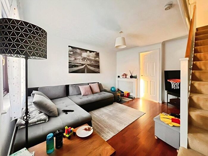 2 Bedroom House To Rent In Kiln Way, Badgers Dene, Grays, RM17