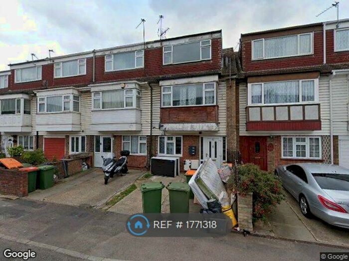 1 Bedroom Flat To Rent In Croombs Road, London, E16