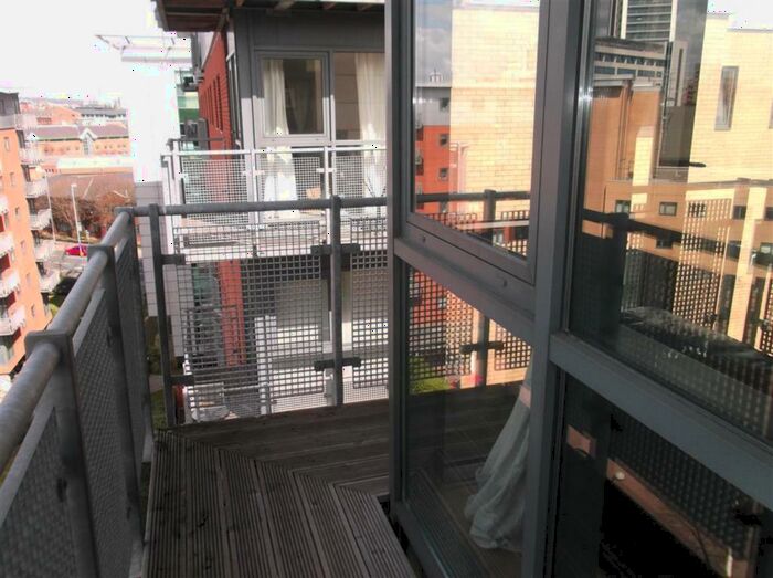 2 Bedroom Flat To Rent In Velocity West, City Walk, LS11