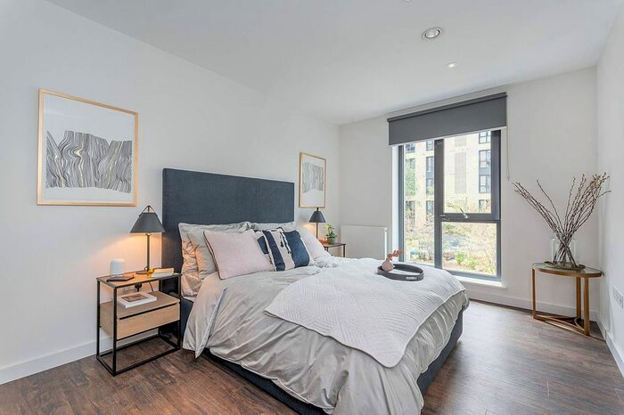 2 Bedroom Flat To Rent In Tillermans Court, Greenford, Greenford, UB6