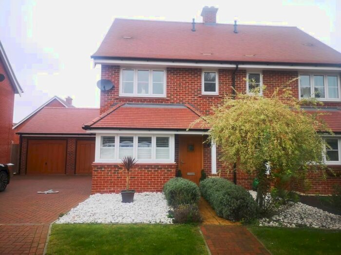 3 Bedroom Semi-Detached House To Rent In Soames Place, Wokingham RG40