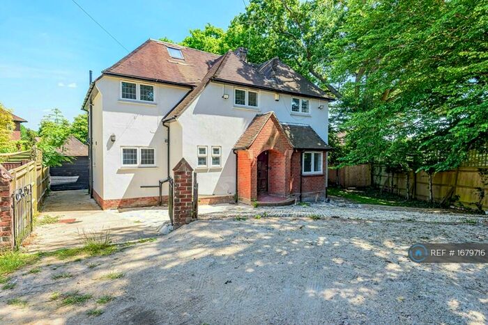 4 Bedroom Detached House To Rent In Oaklands Way, Southampton, SO16