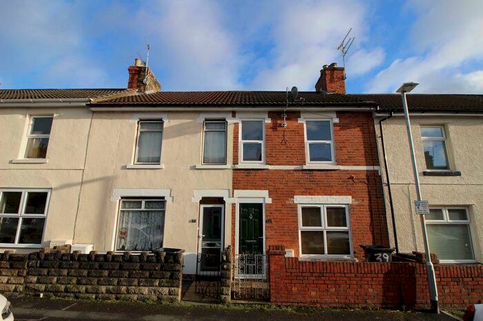 2 Bedroom Terraced House To Rent In Bedroom Property, George Street, Town Centre, SN1
