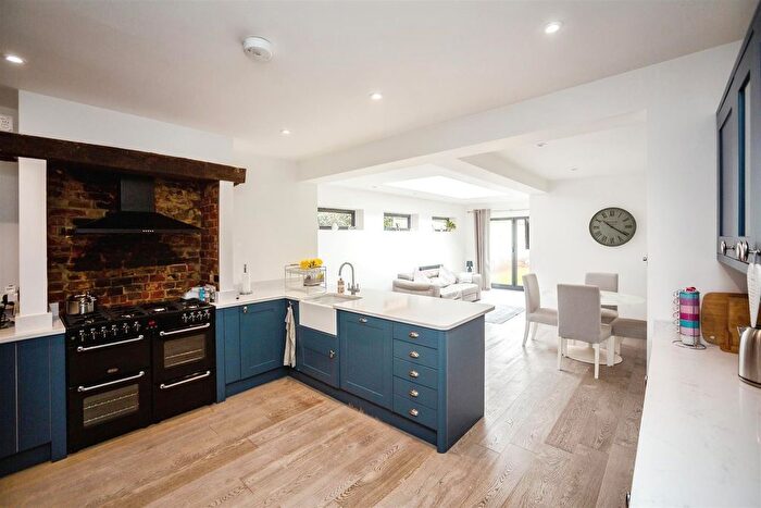 3 Bedroom Property For Sale In Forge Lane, Upchurch, Sittingbourne, ME9