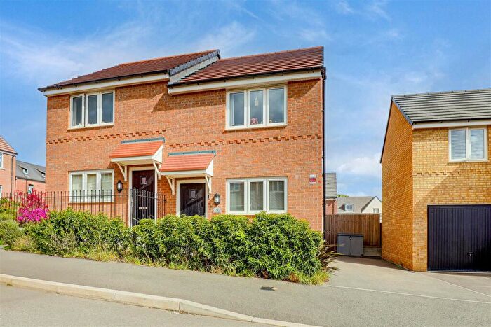 2 Bedroom Semi-Detached House For Sale In Poole Avenue, Gedling, Nottinghamshire, NG4