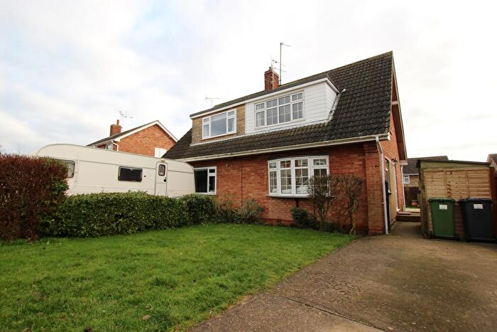 3 Bedroom Semi Detached House To Rent In Hawthorn Road, Yaxley, Peterborough, PE7