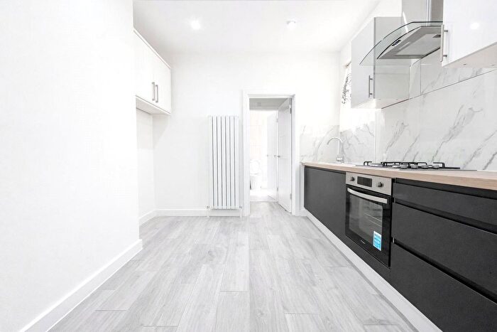 4 Bedroom Detached House To Rent In Charlemont Road, London, E6