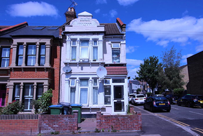 Studio To Rent In Granville Road, Walthamstow, Waltham Forest, E17