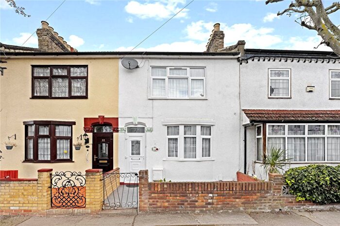3 Bedroom Terraced House For Sale In Melford Road, Walthamstow, London, E17
