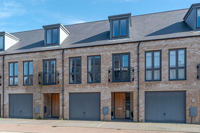 4 Bedroom Town House For Sale In Baynhams Drive, Wolvercote, OX2