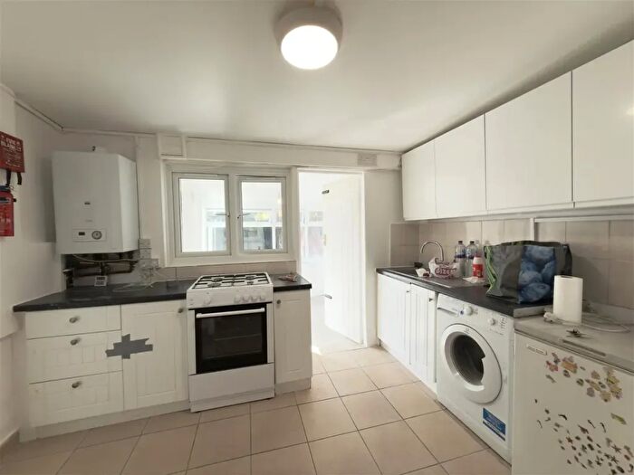 2 Bedroom Flat To Rent In Cavendish Road, Haringey, N4