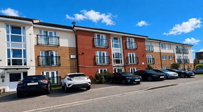 2 Bedroom Flat To Rent In Neale Court, Dagenham, RM9