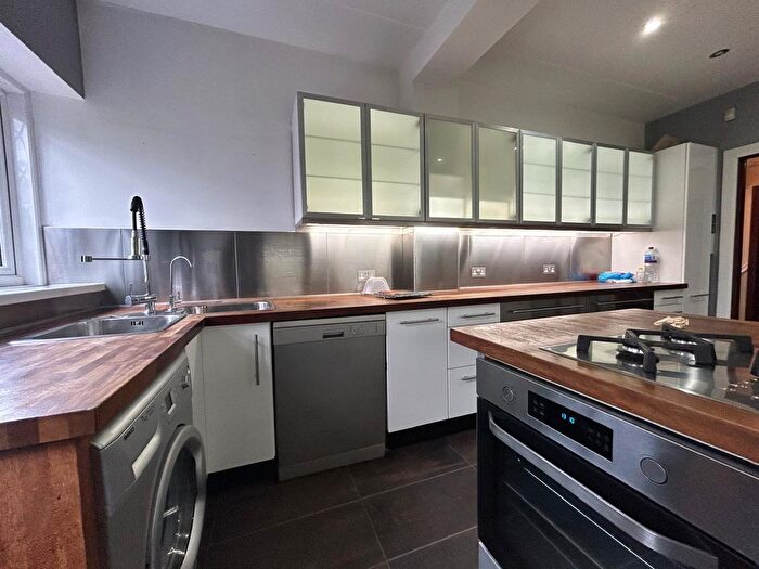 5 Bedroom Semi Detached House To Rent In Harlington Road, Uxbridge, UB8