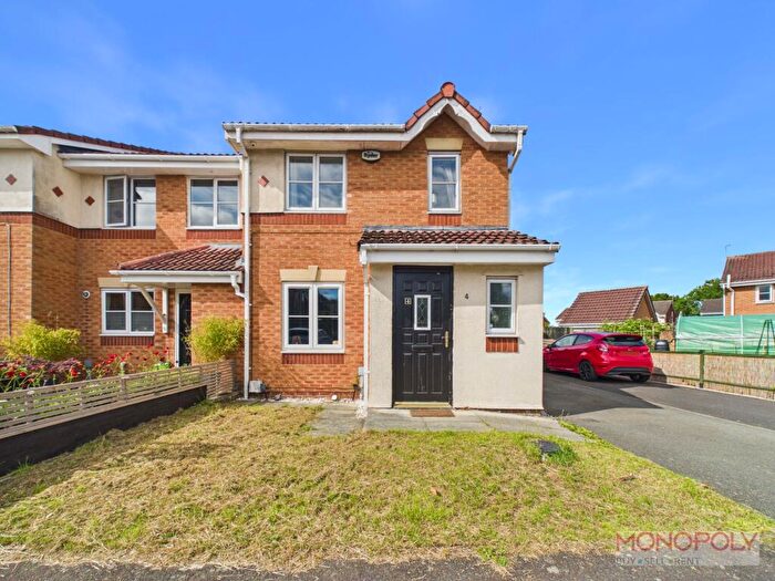 3 Bedroom End Of Terrace House For Sale In Falcon Road, Wrexham, LL13
