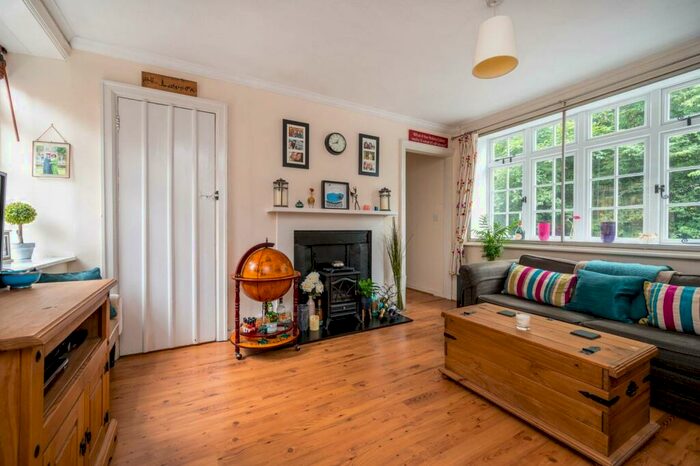 1 Bedroom Flat To Rent In Portsmouth Road, Guildford, , Guildford, GU2