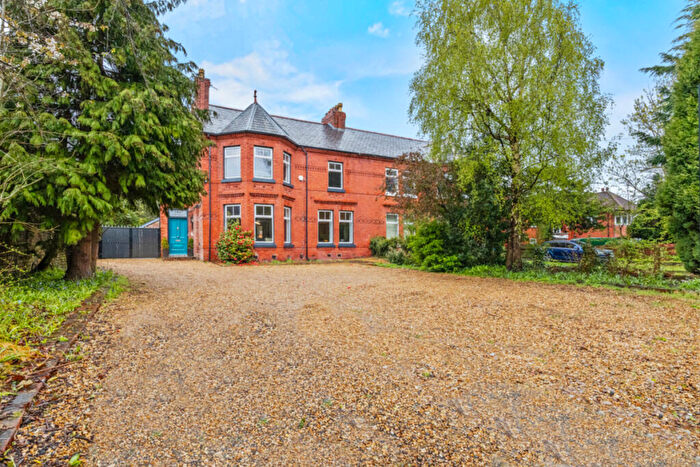 5 Bedroom Semi-Detached House For Sale In Roby Road, Liverpool, L36