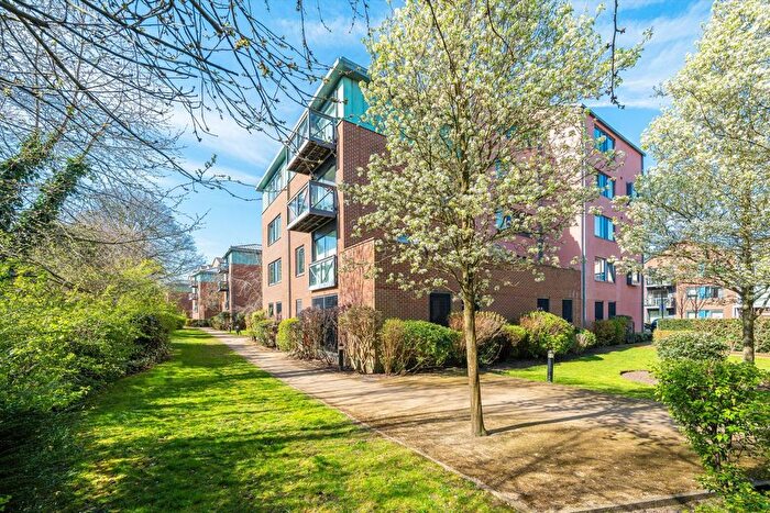 2 Bedroom Flat To Rent In Union Lane, Isleworth, TW7