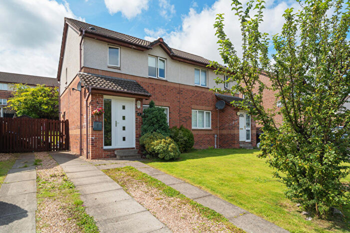 3 Bedroom Semi-Detached House For Sale In Hawthorn Gardens, Cambuslang, G72
