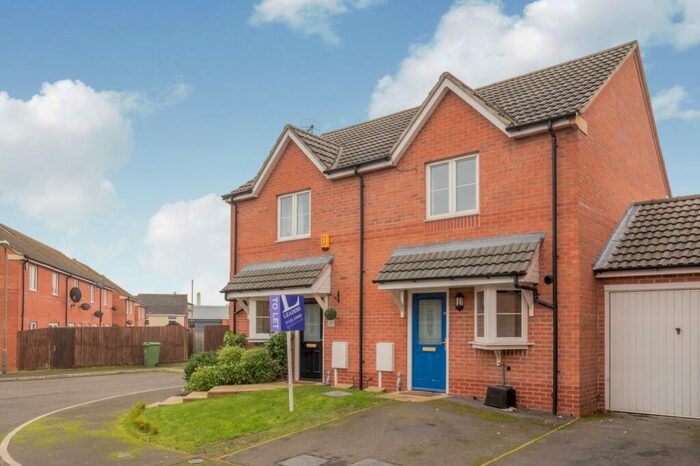 2 Bedroom Town House To Rent In Williamson Gardens, Langley Mill, NG16