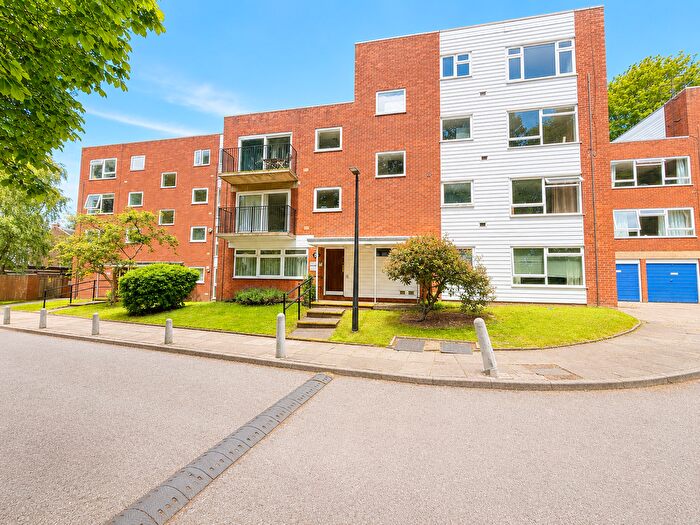 2 Bedroom Flat For Sale In Arden Place, Luton, LU2
