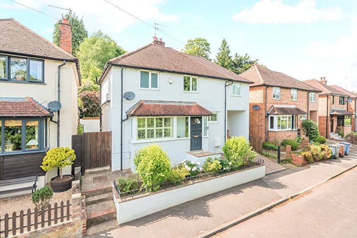 3 Bedroom Detached House For Sale In Godalming, Surrey, GU7