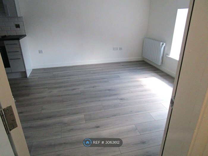 1 Bedroom Flat To Rent In Chapel Street, Hindley, Wigan, WN2