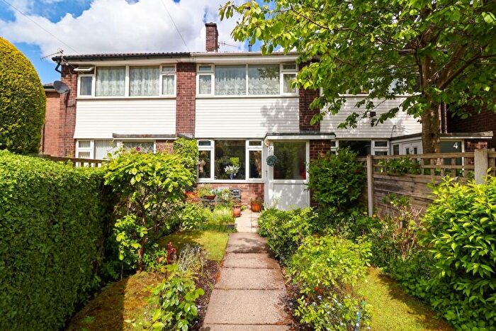 2 Bedroom Terraced House For Sale In Brookside Close, Hadfield, SK13