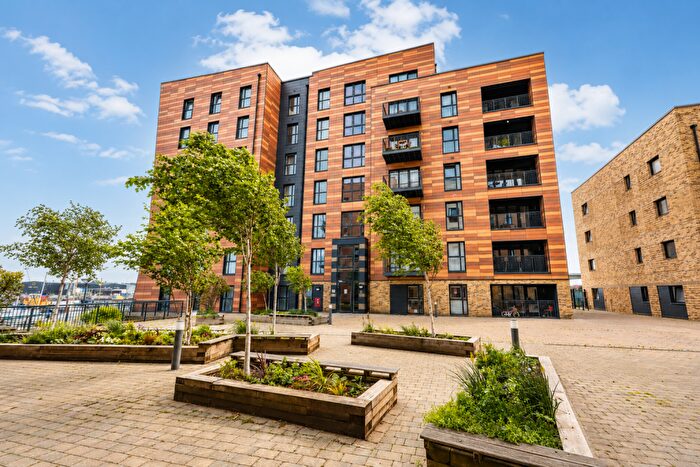 2 Bedroom Flat For Sale In Elm Quay, Thomas Blake Avenue, Southampton, SO14