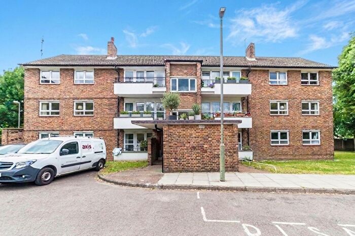 5 Bedroom Flat To Rent In Mere Close, Roehampton, London, SW15