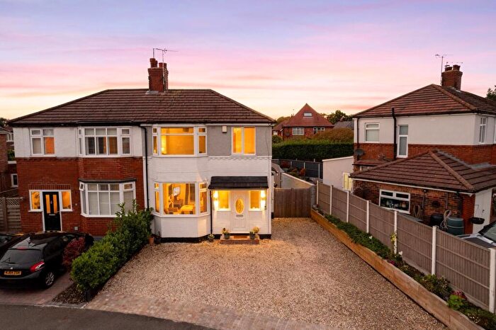 3 Bedroom Semi Detached House For Sale In Rayleigh Avenue, Davenham, CW9