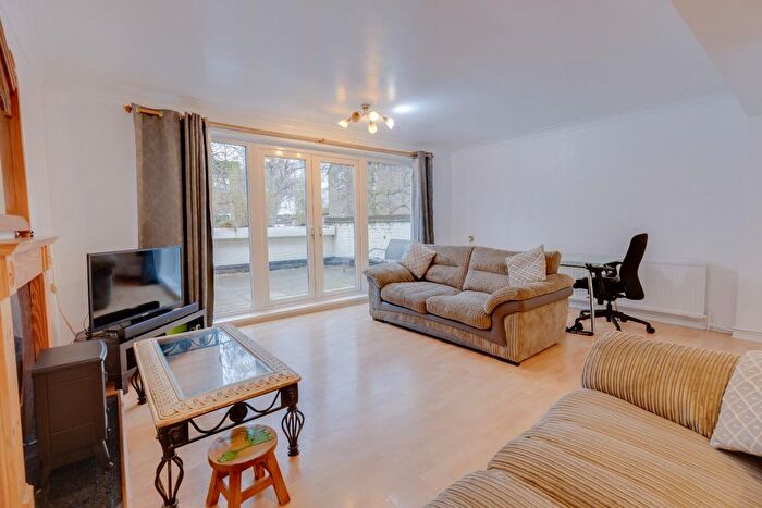 2 Bedroom Flat For Sale In Exeter Place, Abington, Northampton, NN1