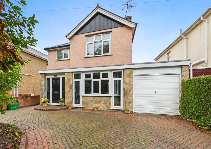 3 Bedroom Detached House For Sale In Straight Road, Colchester, CO3
