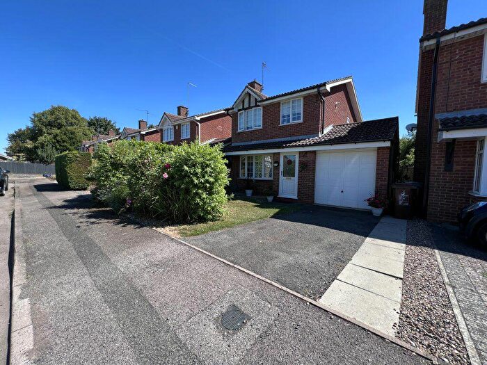 3 Bedroom Detached House To Rent In Thomas Close, Corby, NN18